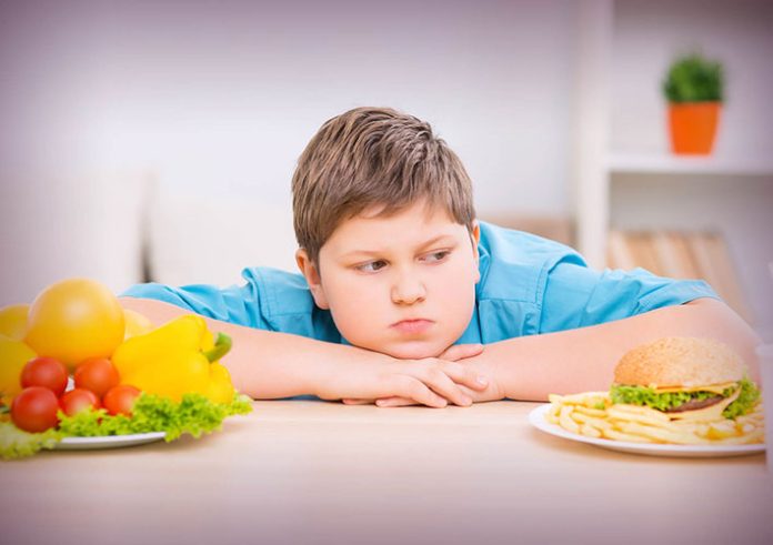 کنترل وزن و چاقی در کودکان را جدی بگیریم